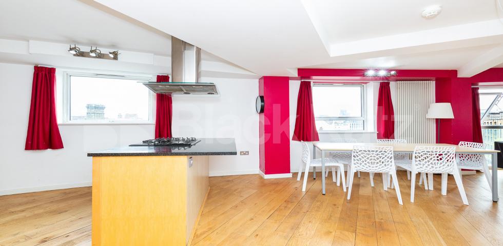 			AMAZING ZONE 1 LOCATION!, 3 Bedroom, 2 bath, 1 reception Flat			 Farringdon Road, FARRINGDON / HOLBORN